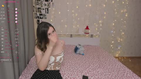 Veronica Tiia Lilith left to right online show from January 29, 2025, 7:22 pm