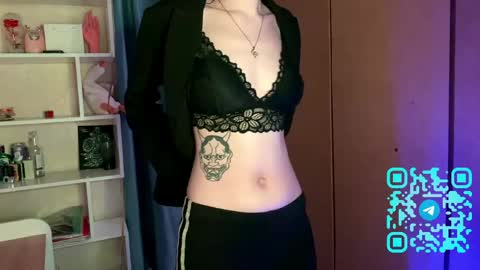 Snapshot of eunabiddlecome chatting on April 18, 2026, 1:15 pm Kate online show from April 18, 2026, 1:15 pm