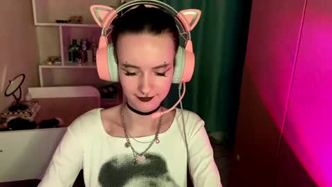 Snapshot of eunabiddlecome chatting on May 8, 2026, 5:35 am Kate online show from May 8, 2026, 5:35 am