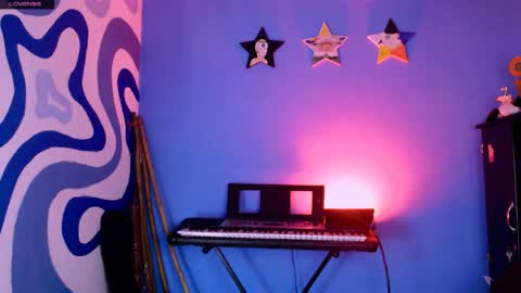 Iris Smile  independent model online show from April 11, 2026, 10:03 pm