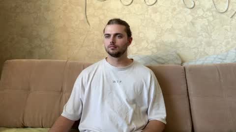 Eva Calvin online show from March 30, 2026, 4:24 am