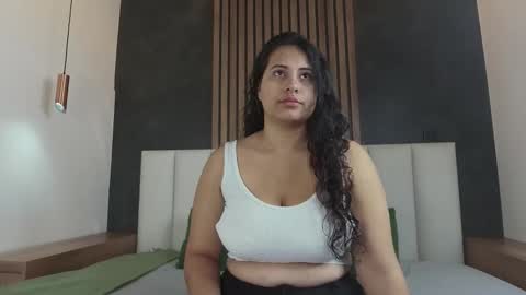 EVA DAEMON  online show from December 5, 2025, 11:41 am