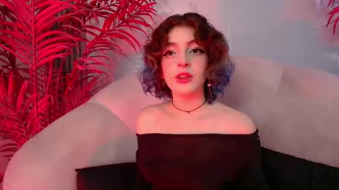 E V A online show from December 4, 2025, 8:39 pm