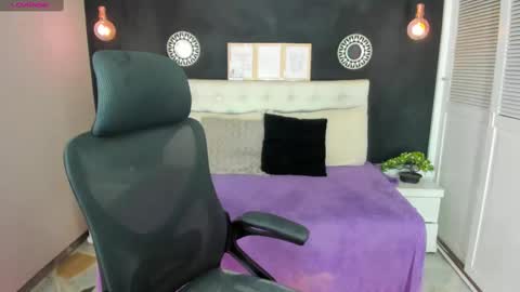 Snapshot of eva_hot_1 chatting on October 8, 2025, 1:09 pm eva_hot_1 online show from October 8, 2025, 1:09 pm