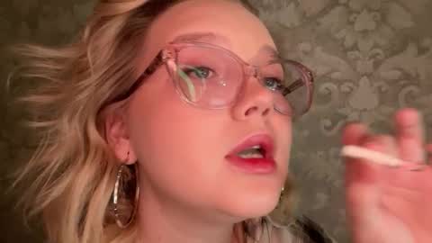 Snapshot of eva_kittenn chatting on October 16, 2025, 6:42 pm eva_kittenn online show from October 16, 2025, 6:42 pm