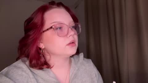 eva_kittenn online show from April 19, 2026, 6:10 pm