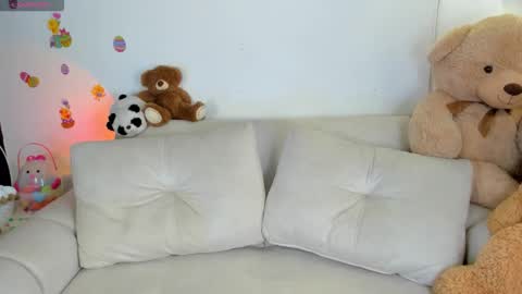 Eva   online show from March 31, 2026, 5:08 am