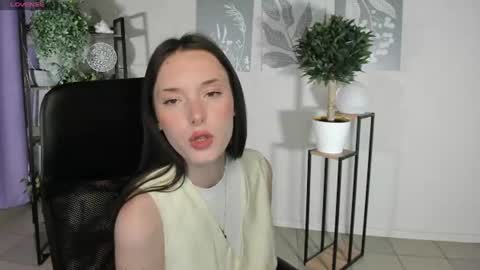 Snapshot of eva_leeee chatting on June 18, 2026, 9:14 am Eva online show from June 18, 2026, 9:14 am