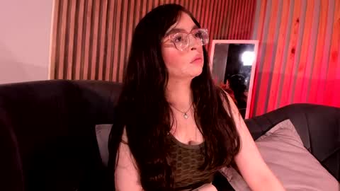 Angelinne online show from April 1, 2026, 3:18 am