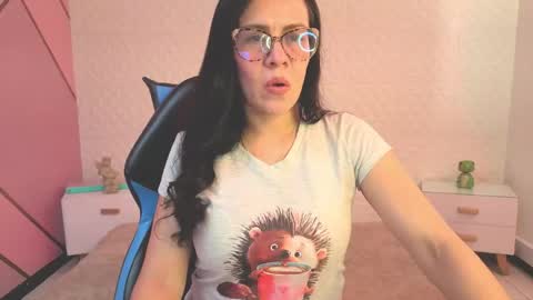 Eva  online show from May 15, 2026, 2:57 pm