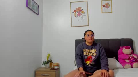 Snapshot of eva_mia_ chatting on February 25, 2026, 11:09 am Eva y Mia online show from February 25, 2026, 11:09 am