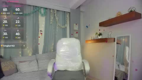 eva_monet online show from November 6, 2025, 2:18 pm