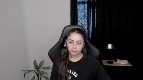 eva_monn online show from January 12, 2025, 3:57 pm