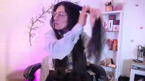 Eva Notty  online show from September 26, 2025, 1:59 pm