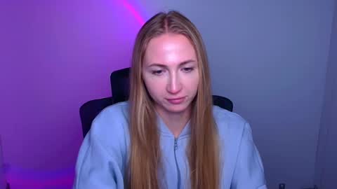 Snapshot of eva_oliviaa chatting on October 2, 2025, 1:29 pm Eva online show from October 2, 2025, 1:29 pm