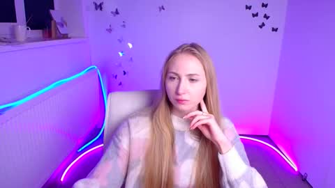 Snapshot of eva_oliviaa chatting on October 19, 2025, 5:24 pm Eva online show from October 19, 2025, 5:24 pm