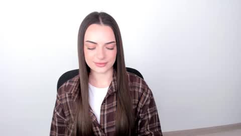 Eva online show from February 23, 2025, 2:04 pm