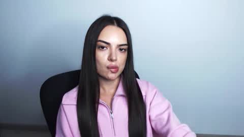 Eva online show from November 20, 2025, 3:01 pm