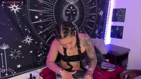 Snapshot of eva_sanderslee chatting on October 15, 2025, 8:03 am Eva  online show from October 15, 2025, 8:03 am