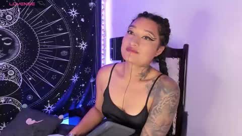 Snapshot of eva_sanderslee chatting on October 19, 2025, 9:10 am Eva  online show from October 19, 2025, 9:10 am