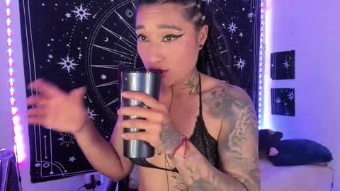 Eva  online show from November 15, 2025, 8:11 am