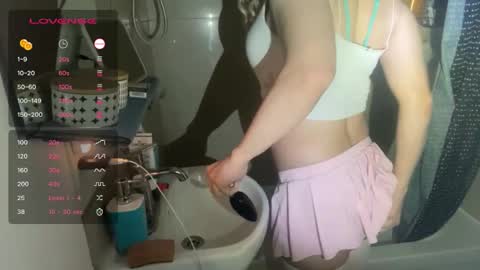 eva_stari online show from November 30, 2025, 11:42 pm