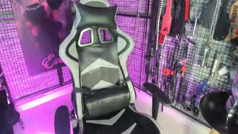 EVA INDEPENDENT MODEL online show from October 26, 2025, 12:49 am