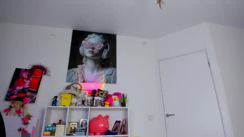 Eva online show from May 25, 2026, 12:11 pm