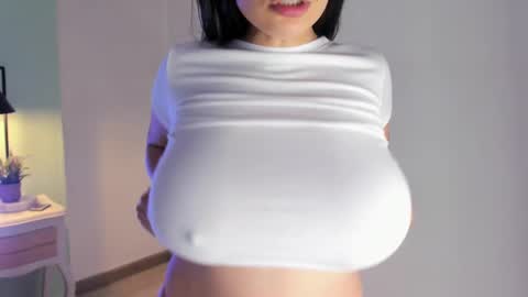 julieth online show from March 8, 2025, 5:43 pm