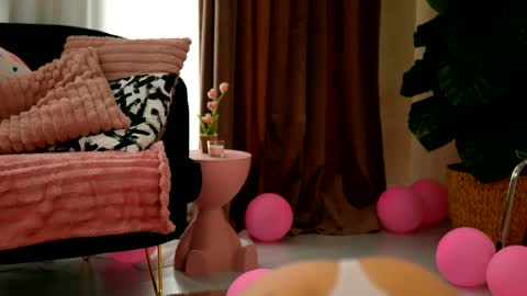 Snapshot of evaamanti chatting on April 2, 2026, 9:29 am Eva online show from April 2, 2026, 9:29 am