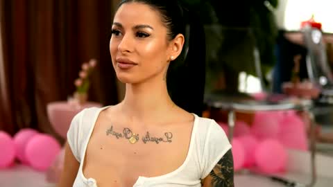 Snapshot of evaamanti chatting on April 5, 2026, 9:06 am Eva online show from April 5, 2026, 9:06 am