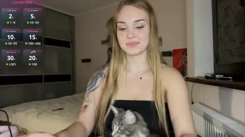 evacarter1 online show from October 3, 2025, 5:32 pm