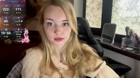 evacarter1 online show from April 22, 2026, 11:01 am