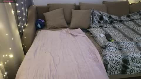 Eva online show from November 15, 2025, 3:52 pm