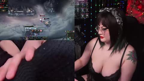 Eva  online show from November 22, 2025, 2:43 am