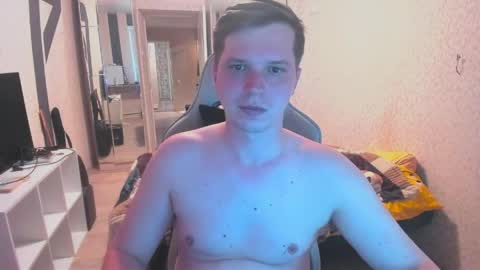 Snapshot of evan_boomer chatting on June 5, 2026, 3:29 pm evan_boomer online show from June 5, 2026, 3:29 pm