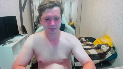 Snapshot of evan_boomer chatting on July 17, 2026, 2:24 pm evan_boomer online show from July 17, 2026, 2:24 pm
