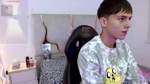 evan_tay online show from February 11, 2026, 3:00 am