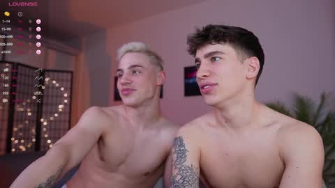 Snapshot of evan_white_ chatting on January 21, 2025, 5:20 pm evan_white_ online show from January 21, 2025, 5:20 pm