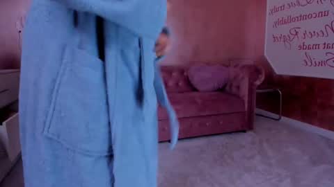 Snapshot of evanew_ chatting on February 16, 2025, 12:19 am Eva online show from February 16, 2025, 12:19 am