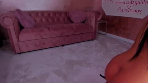 Snapshot of evanew_ chatting on February 18, 2025, 9:20 pm Eva online show from February 18, 2025, 9:20 pm