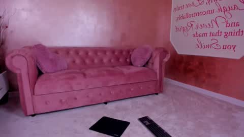 Snapshot of evanew_ chatting on February 23, 2025, 9:26 pm Eva online show from February 23, 2025, 9:26 pm