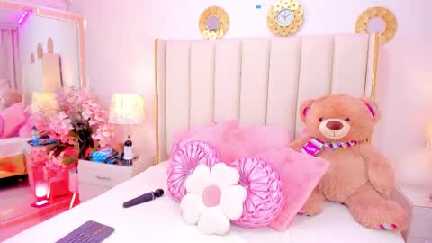 evangelin_ts online show from February 23, 2026, 2:25 pm