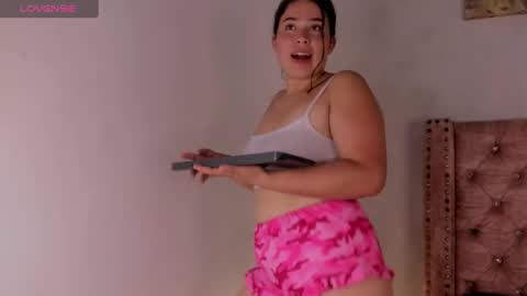 Snapshot of evangely_fox chatting on November 13, 2025, 8:13 am evangely_fox online show from November 13, 2025, 8:13 am