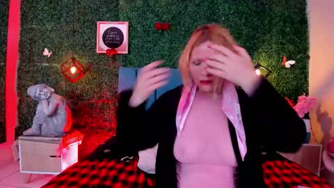  Evangelyne  online show from February 25, 2026, 7:12 pm