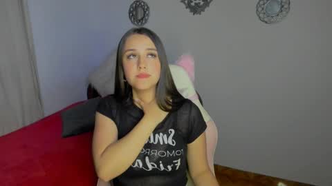 Snapshot of evans_hailey_15 chatting on February 15, 2025, 4:25 am hailey online show from February 15, 2025, 4:25 am