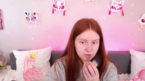 Snapshot of evarey_ chatting on May 15, 2026, 4:19 am Adelina online show from May 15, 2026, 4:19 am