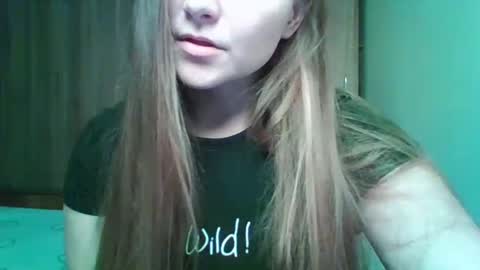 evasapples2026 online show from February 5, 2026, 6:01 pm