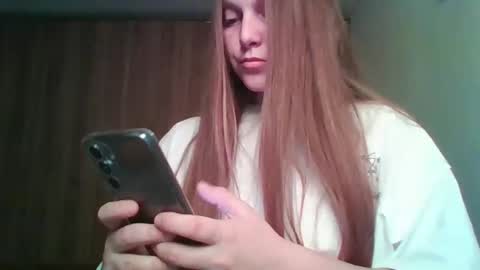 evasapples2026 online show from March 18, 2026, 10:13 pm