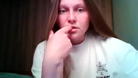 evasapples2026 online show from June 4, 2026, 7:20 pm